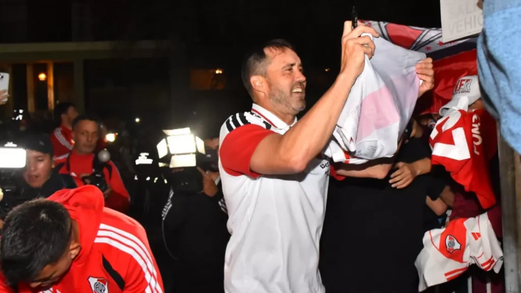 River recibió la ovación del público salteño que enloqueció con su llegada a Salta