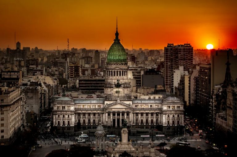 El Congreso gasta lo último que le queda de batería antes del “apagón“ invernal y se prepara para una nueva etapa