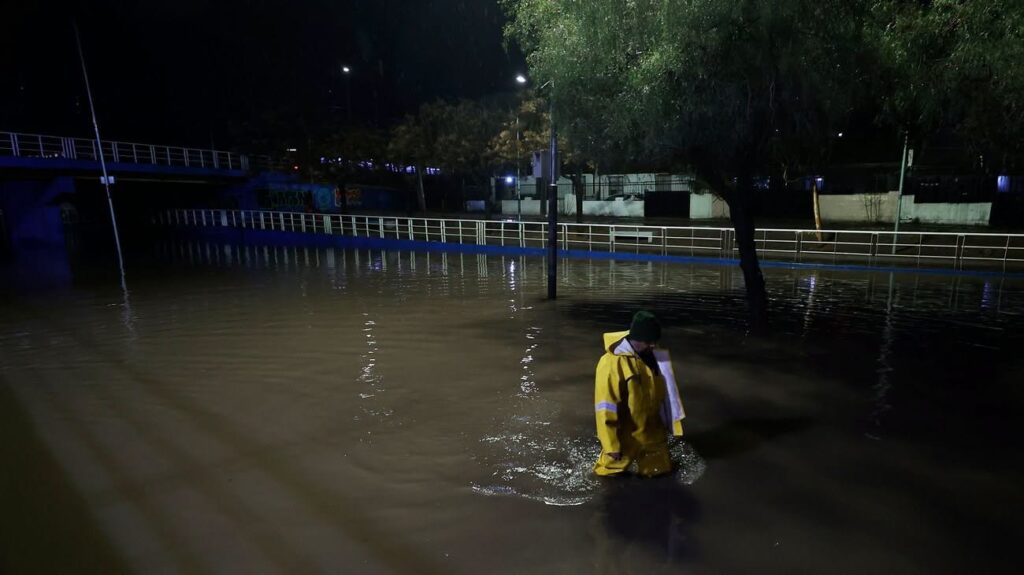 Chile: cuatro muertos y miles de evacuados por intensos temporales