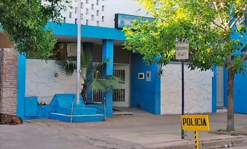 Tenía pedido de captura, lo detuvieron y a las horas se fugó de la comisaría