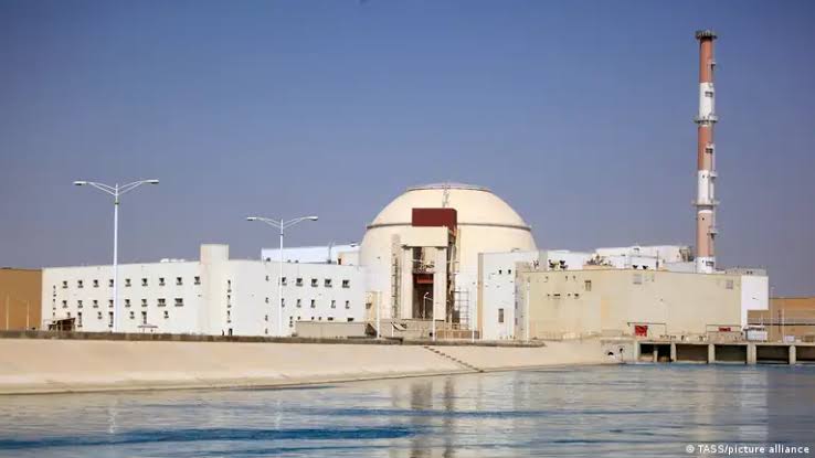 Irán: el perímetro de la central nuclear de Bushehr fue alcanzado por un misil estadounidense