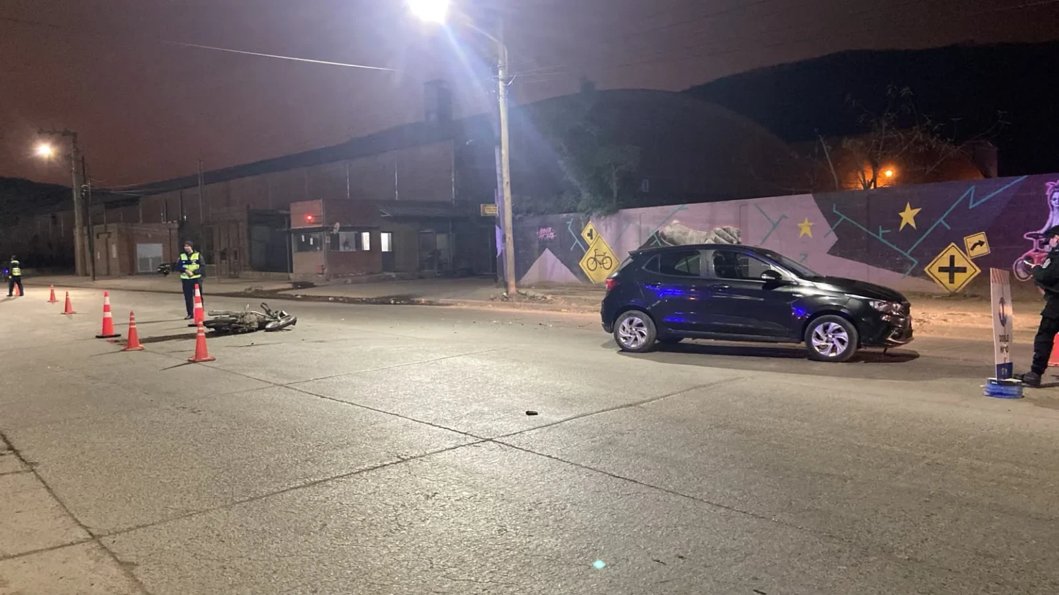 Zona este: violento choque dejó un motociclista hospitalizado