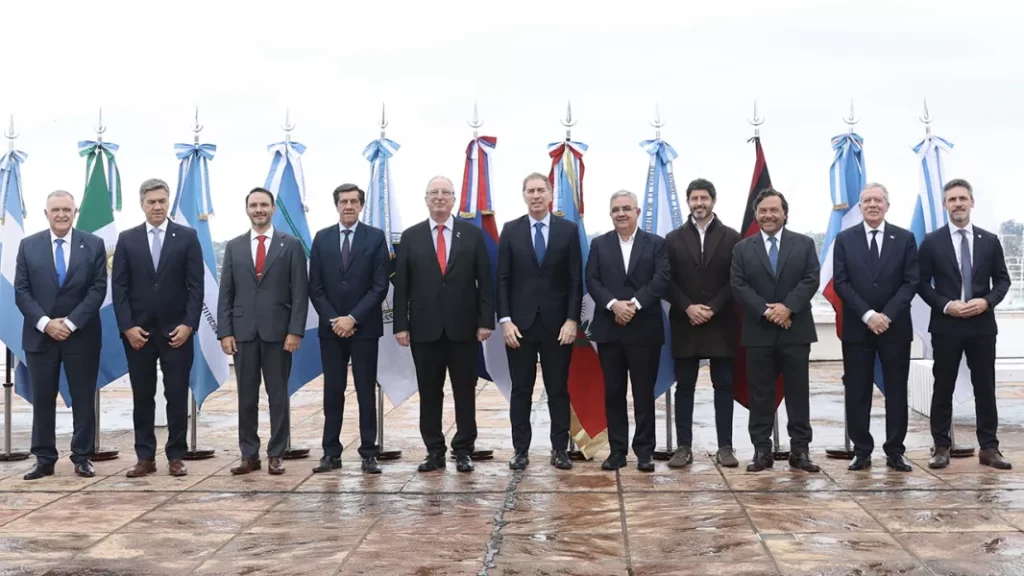 Sáenz y sus pares del Norte Grande reclamaron a Santilli por las asimetrías energéticas y falta de gas y abordaron el impacto de El Niño