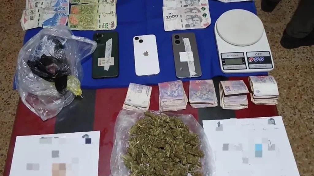 Desarticularon tres bocas de expendio de droga en distintos puntos de la provincia