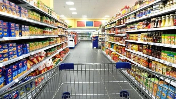 El consumo sigue estancado y volvió a caer en junio: cómo le fue en supermercados, mayoristas y shoppings