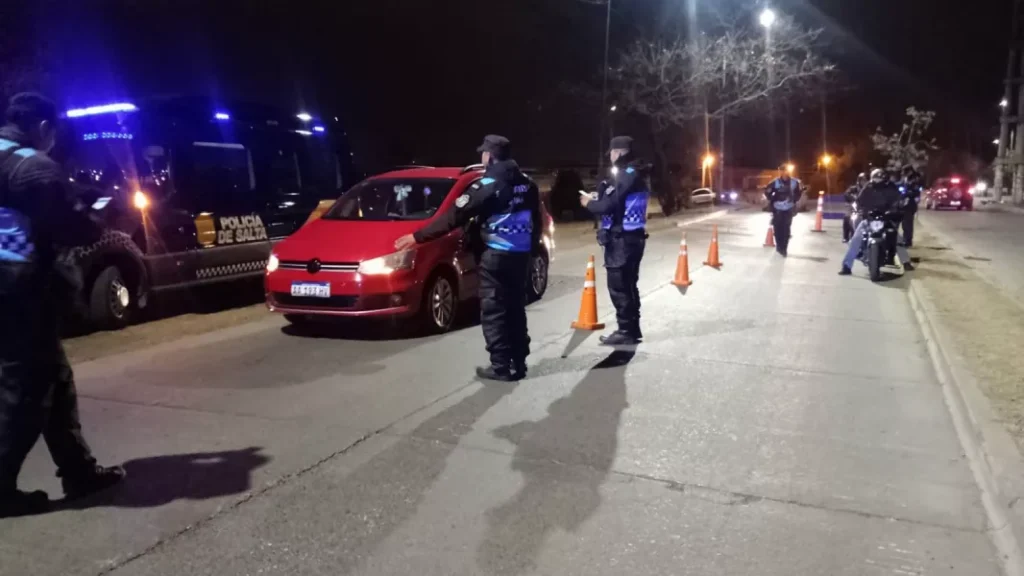 ¡Imprudencia al volante! Casi 1200 conductores multados este finde en Salta