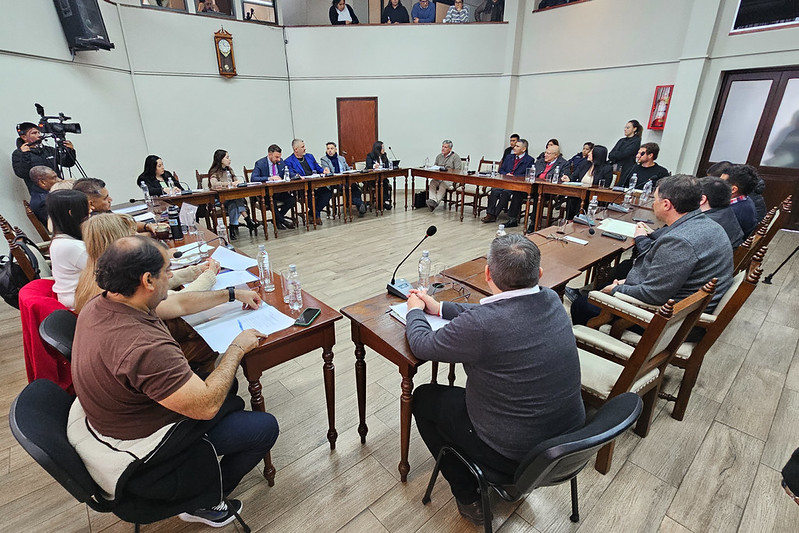 Proponen prohibir la venta de bebidas energizantes a menores de 18 años