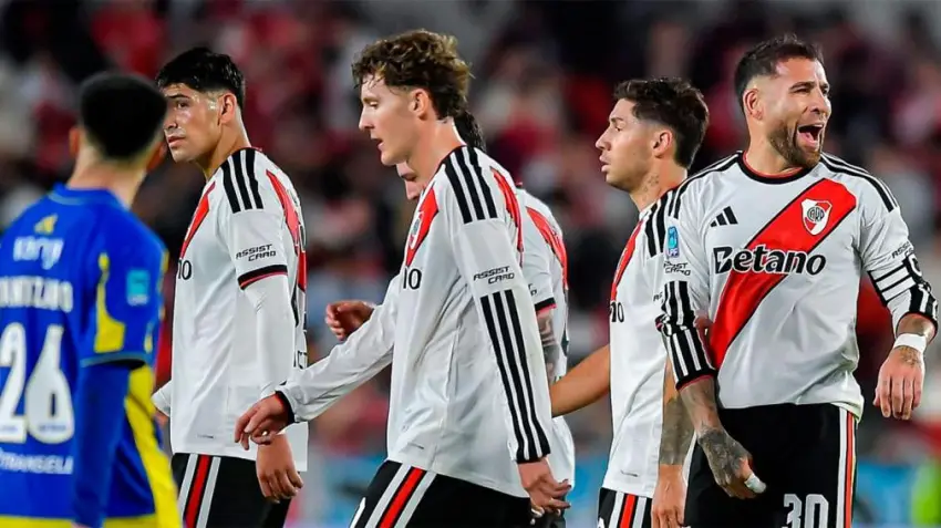 River continúa en crisis: perdió con Rosario Central y acumula cinco derrotas seguidas en el fútbol argentino
