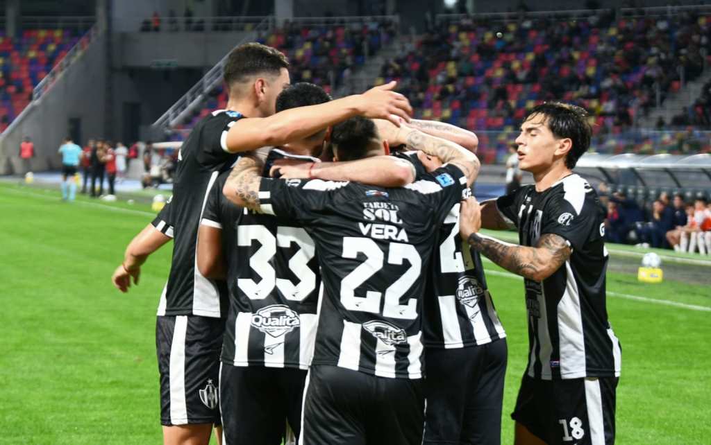 Central Córdoba de Santiago del Estero le ganó 1-0 a San Lorenzo y lo complicó en el Torneo Clausura