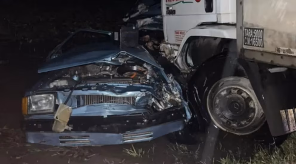 Siete muertos tras un choque entre un auto y un camión en la Ruta 192: tres eran menores