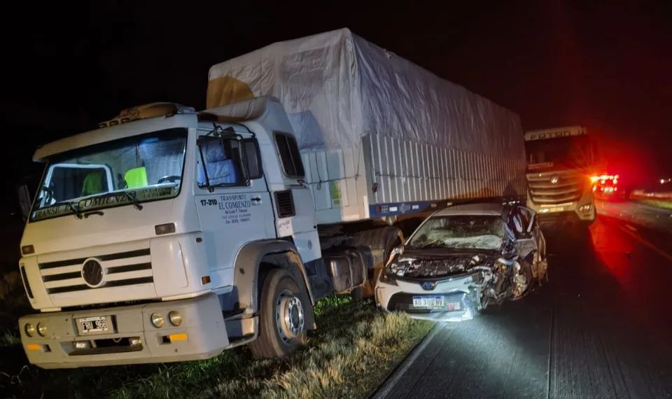 Triple choque en la Ruta 188: murió una mujer y diez personas resultaron heridas