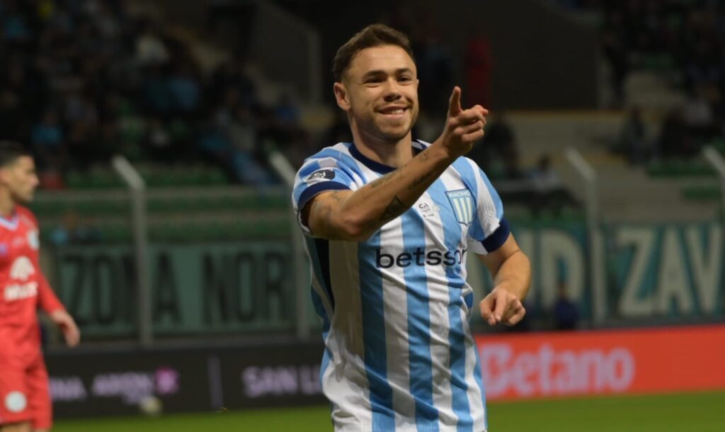 Victoria y clasificación de Racing contra Belgrano de Córdoba en la Copa Argentina