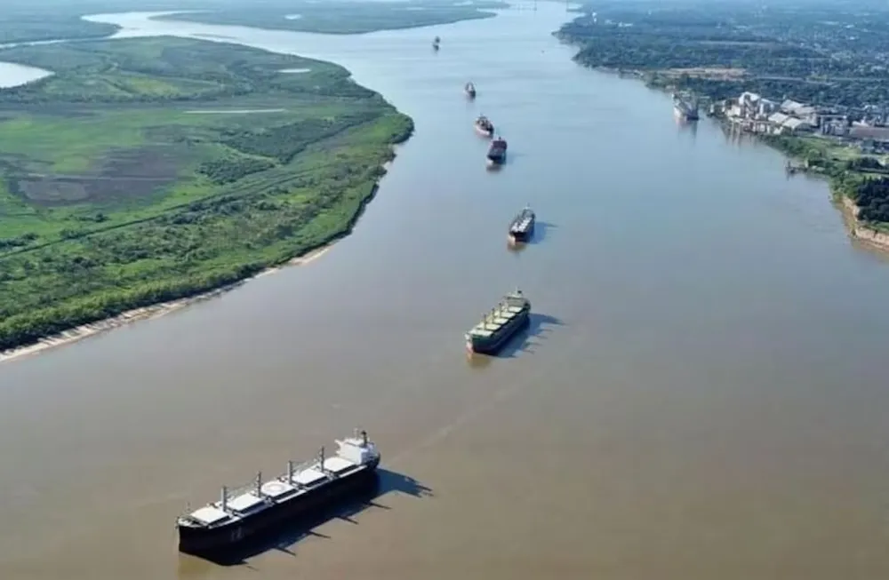 Paro en todos los puertos del país por un decreto de Milei que desregula una actividad clave