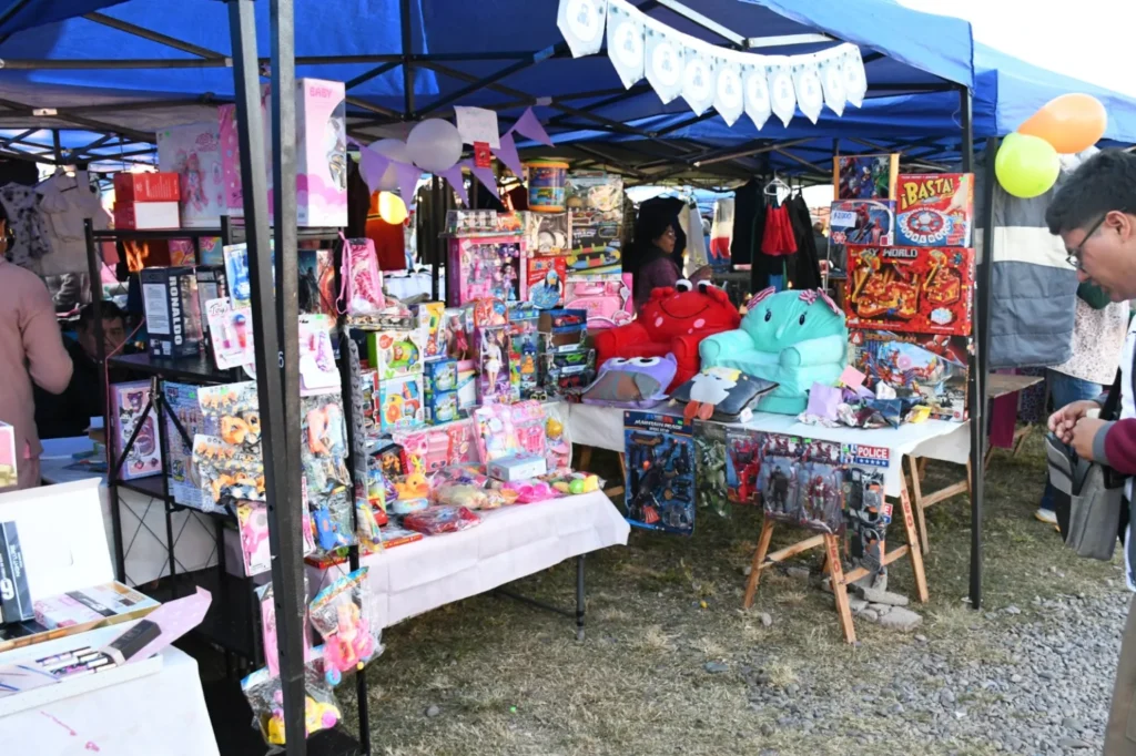 Se reinaugura la Feria de barrio Limache con un festejo por el Día del Niño