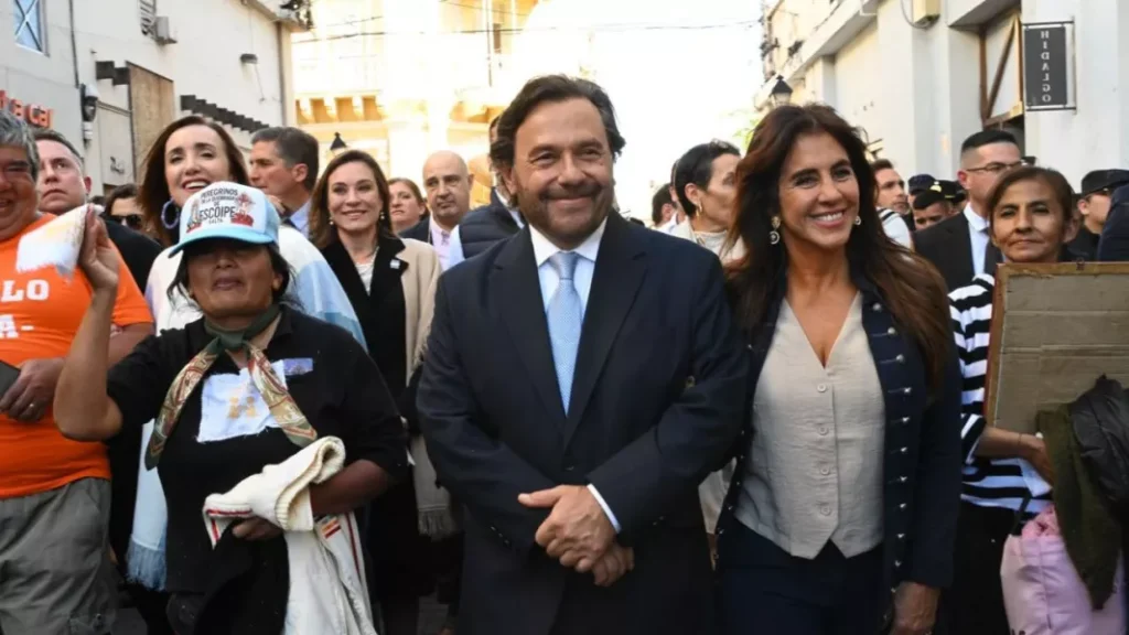 Sáenz participó de la histórica procesión y renovación del Pacto de Fidelidad con el Señor y la Virgen del Milagro