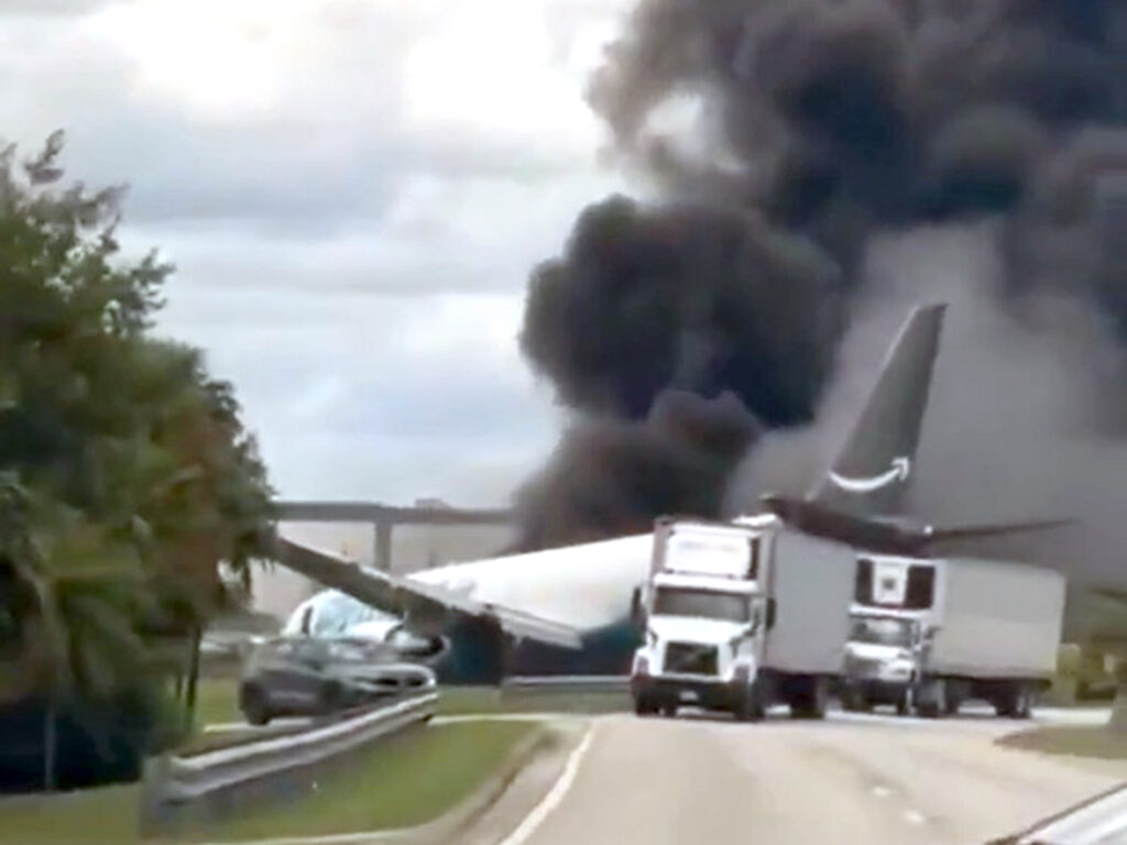 Alarma en Estados Unidos: un avión de carga se estrelló cerca del aeropuerto de Miami