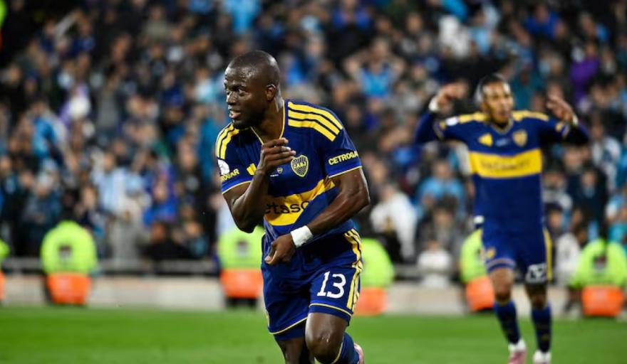 Boca le remontó un partido increíble a Racing con un hat-trick de Valencia y está en las semifinales de la Copa Argentina