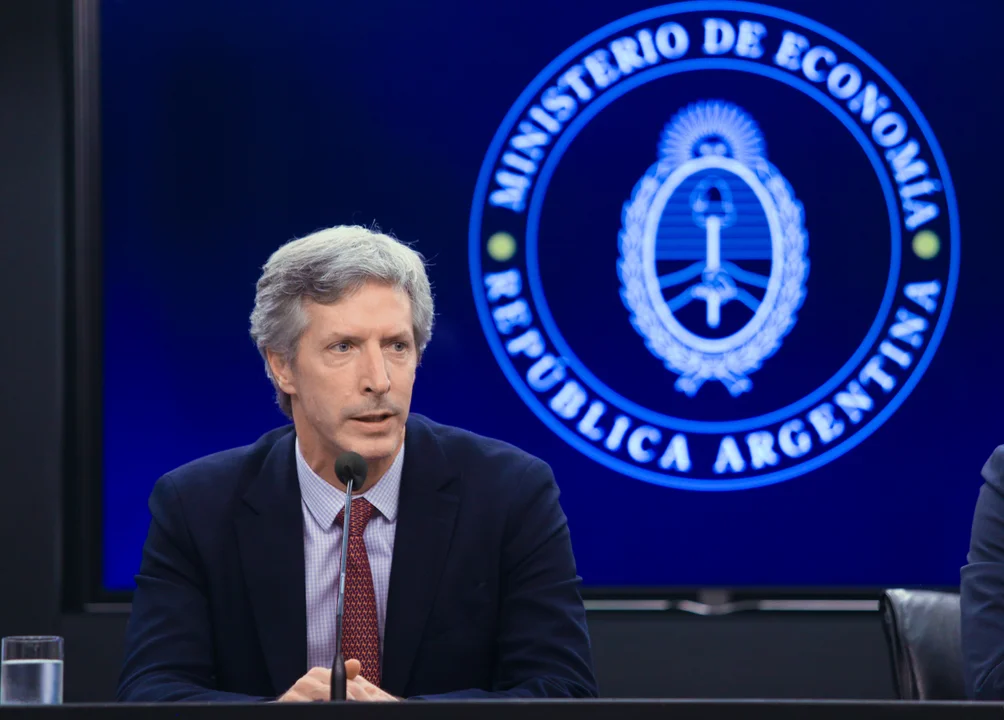 El peronismo pide citar a Bausili al Senado para que revele dónde están las reservas de oro del Banco Central