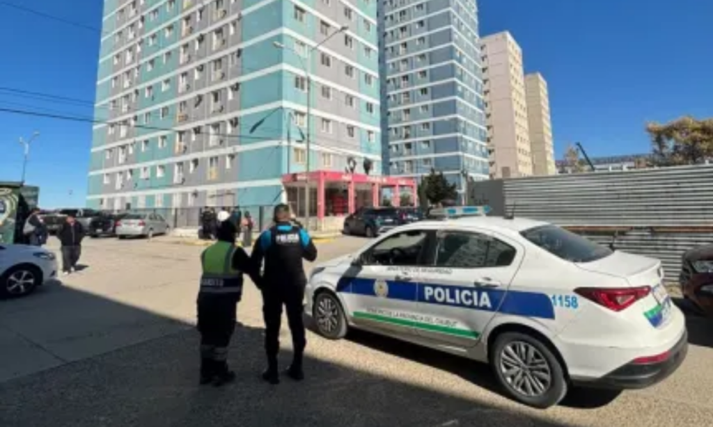 Tragedia en Comodoro Rivadavia: un niño de 9 años murió al caer desde un quinto piso
