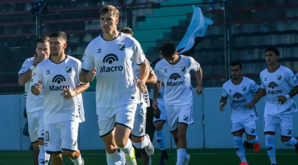 Central Norte cayó 1-0 ante Defensores de Belgrano y volvió a complicarse