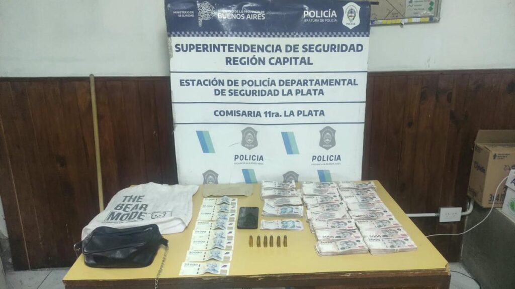 Motochorros golpearon a un empleado administrativo y le robaron 25 millones de pesos en La Plata