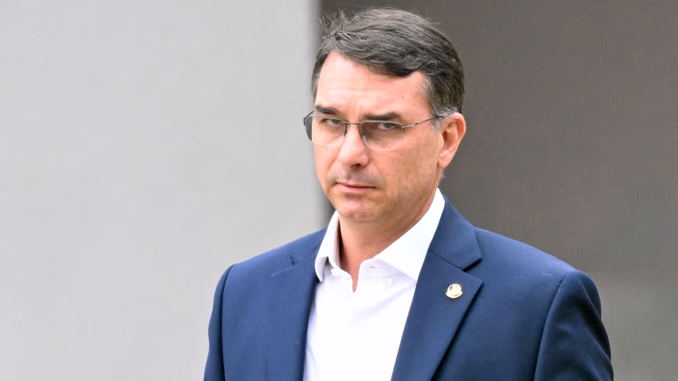 Las tres causas judiciales que enfrenta Flávio Bolsonaro en Brasil