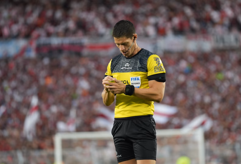 Se confirmó el árbitro del Superclásico: quién es
