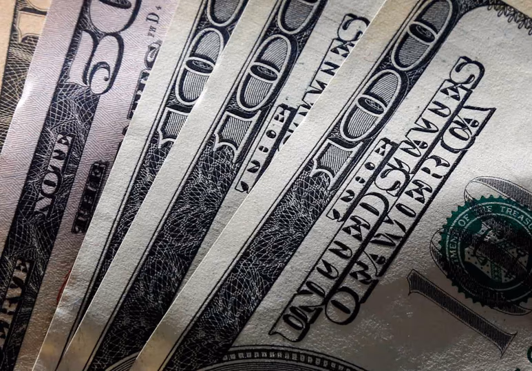 Subió el dólar y alcanzó su nivel más alto en lo que va del mes