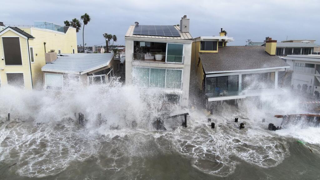 Huracán Simón y tormenta Rachel dejan cinco muertos en México