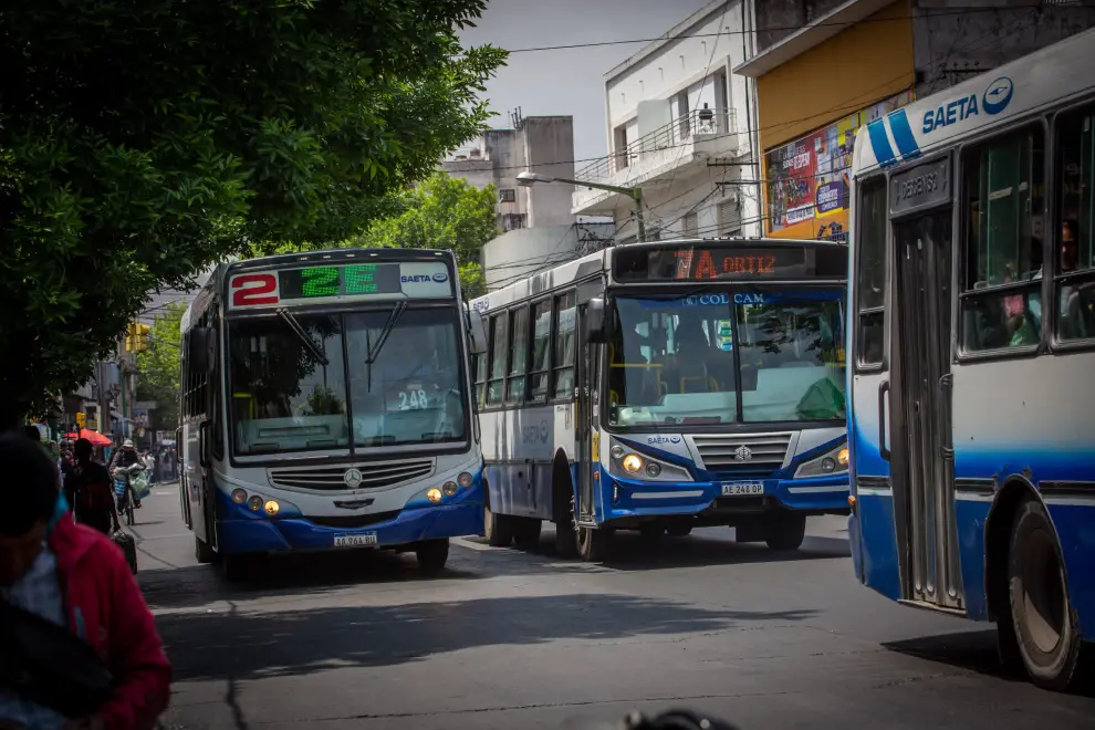 SAETA cambia las frecuencias de los colectivos por el feriado del lunes 12