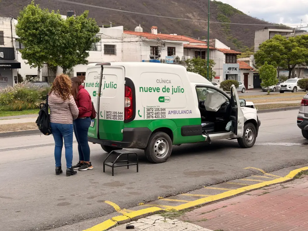 Una mujer murió tras el choque de una ambulancia que la trasladaba en código rojo