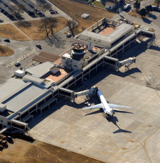 Demoras en el aeropuerto de Salta: dos vuelos de Aerolíneas Argentinas registran retrasos