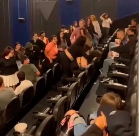 Insólita pelea en un cine de Entre Ríos: tiraron gas pimienta dentro de la sala y hay detenidos