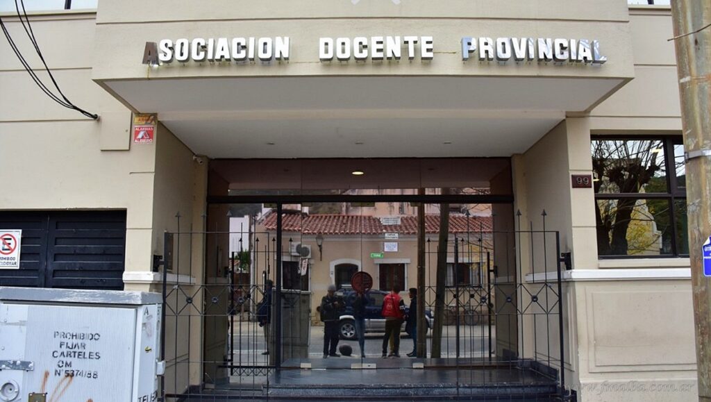 Trabajo dictó la conciliación obligatoria y ordenó a ADP suspender el paro docente en Salta