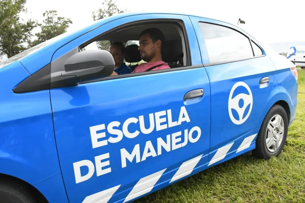 A partir del lunes se habilitan 4 mil cupos más para la Escuela de Manejo Municipal