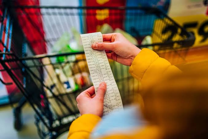 El consumo privado cayó 1% en septiembre y suma diez meses en baja, según un informe privado
