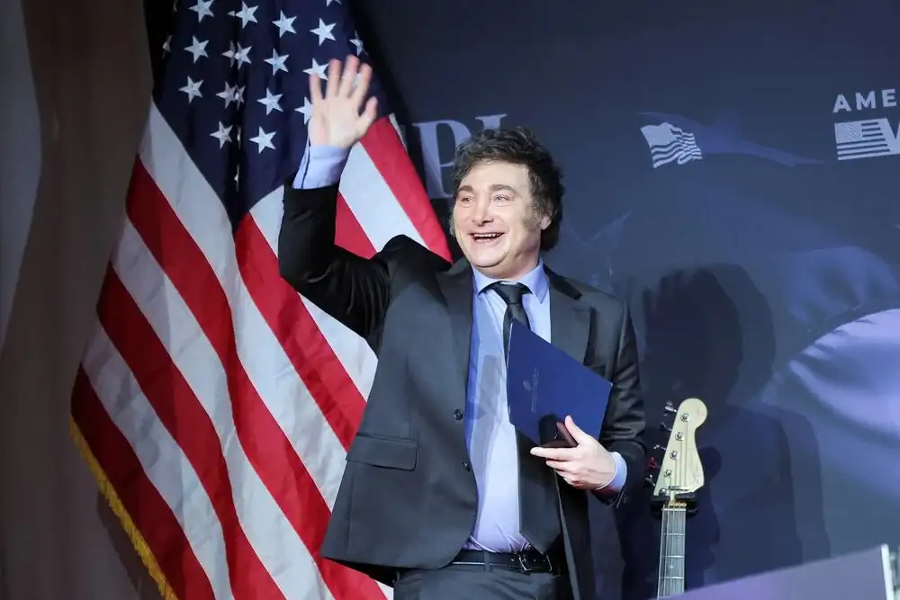 Milei llegó a Estados Unidos: agenda con empresarios y un fuerte respaldo político a Trump y Bolsonaro
